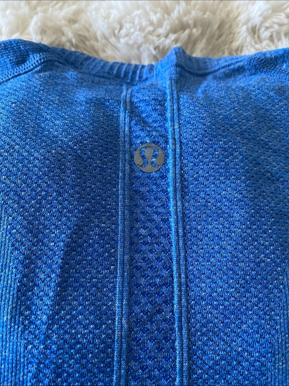 lululemon athletica 2 Workout Top - Size 6 - Picture 9 of 9